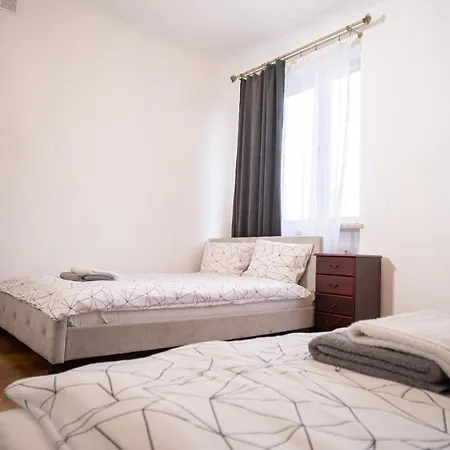 Homestay Apartrooms Koszykowa *